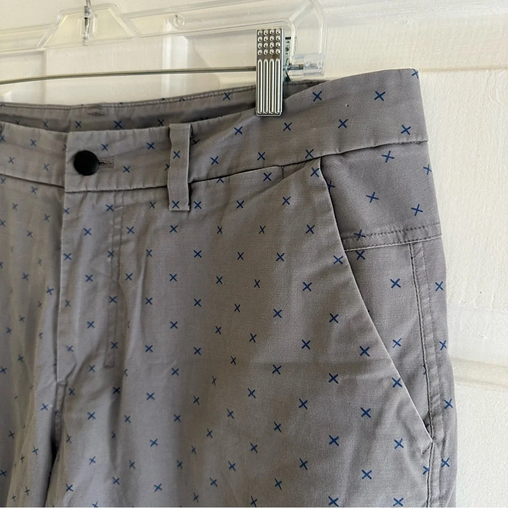 Lululemon Gray Blue All Over X Print Blue Size‎ Mens 36 Golf Casual